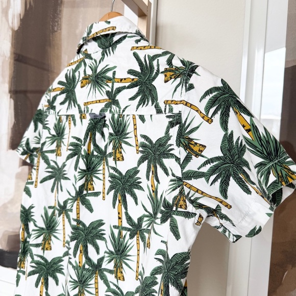 Free Planet Men's XS Tropical Palm Tree Graphic Button-Up Shirt Summer Cotton - Picture 7 of 10